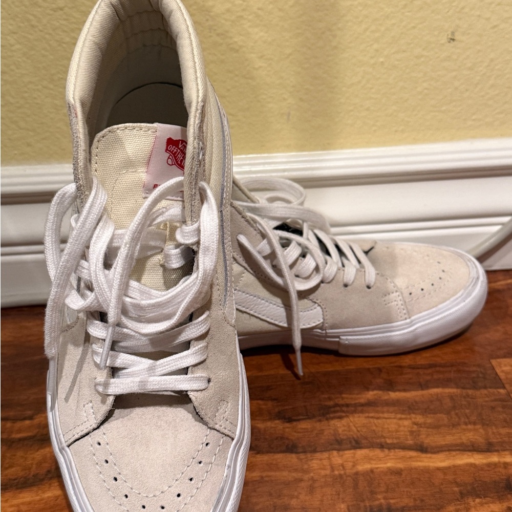 Vans Unisex High-Top Sneakers - White